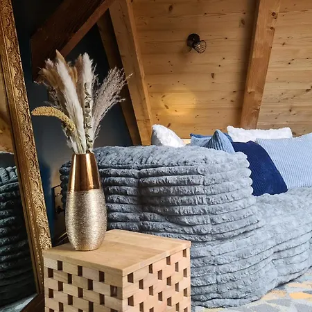 1703 - Secret - Open Living & Bed & Breakfast