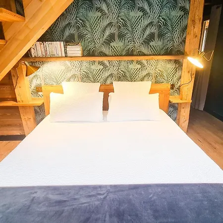 1703 - Secret - Open Living & Bed & Breakfast *