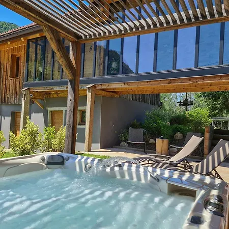 1703 - Secret - Open Living & * Glieres-Val-de-Borne